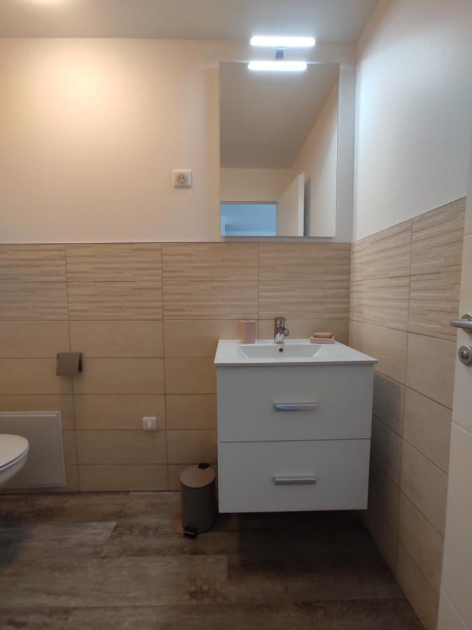 Appartement Climatise Avec Balcon,Wifi, Proche Remparts Avinhão Exterior foto