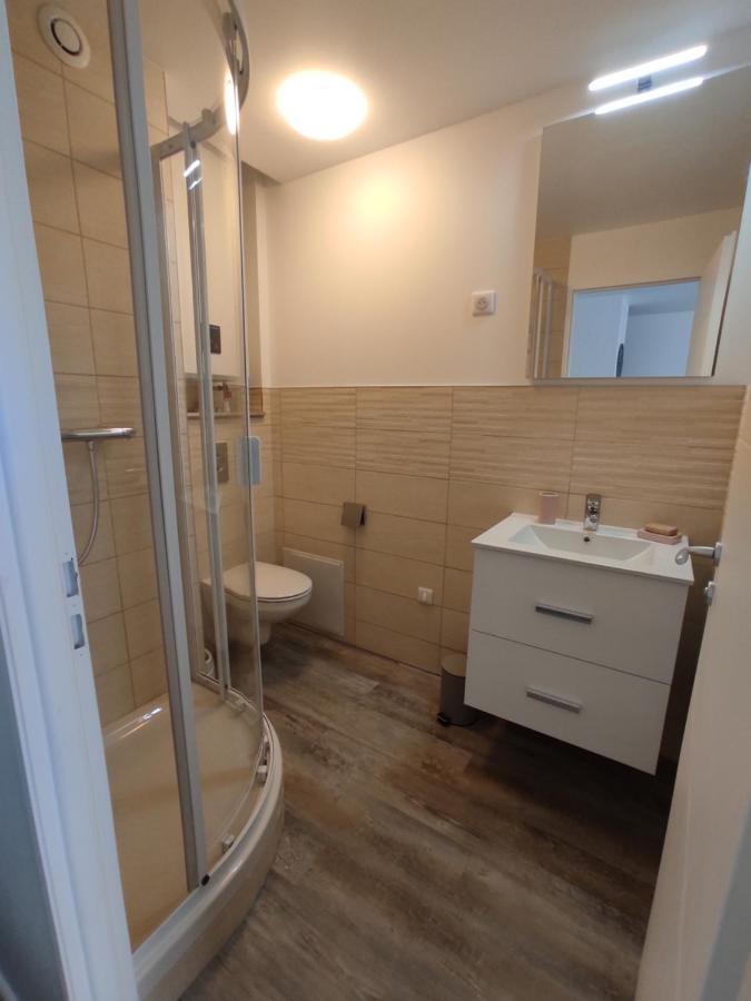 Appartement Climatise Avec Balcon,Wifi, Proche Remparts Avinhão Exterior foto